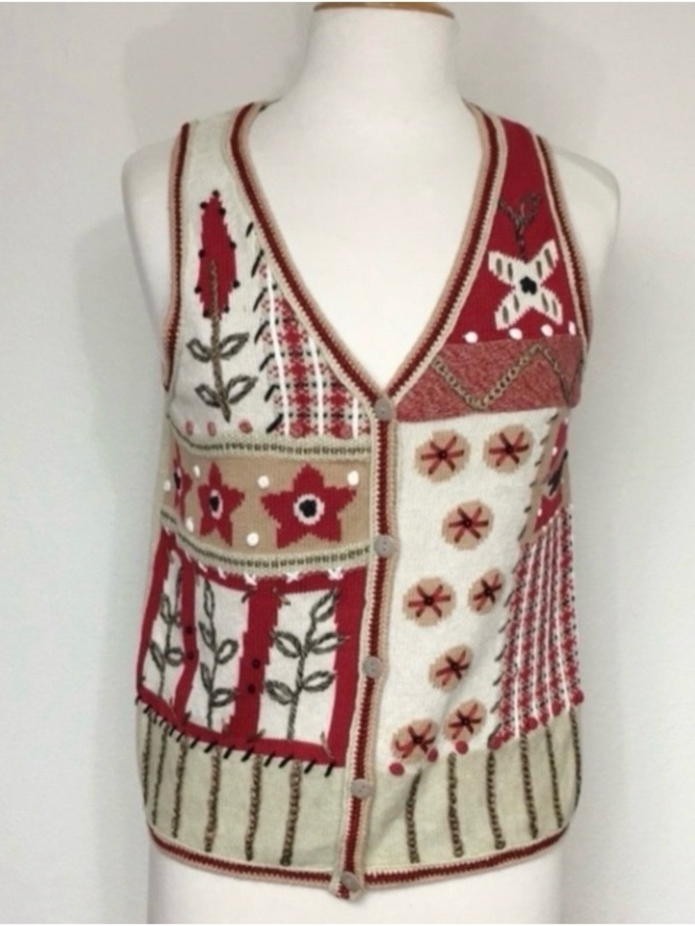Vintage Blast Womens Red Cream Embroidered Floral V Neck Sleeveless Sweater SP
